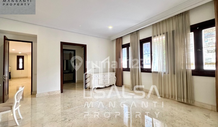 DISEWAKAN CEPAT RUMAH MEWAH SEMI FURNISH DEKAT SEKOLAH JIS DAN MALL PONDOK INDAH HARGA RP.800 JUTAAN AREA PONDOK INDAH JAKARTA SELATAN 11