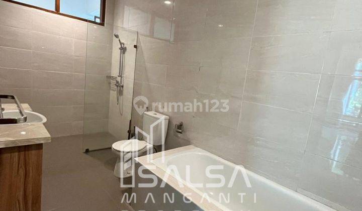 Disewakan Cepat rumah bangunan 1 lantai taman luas bisa silent office atau tempat tinggal parkiran bisa 6 mobil  harga Rp.950 juta area kemang jakarta selatan  2