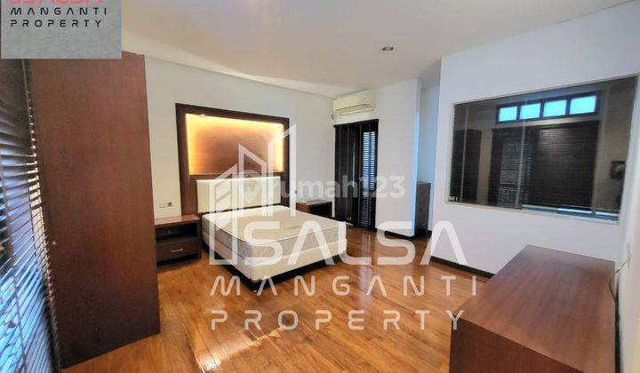 Disewakan Cepat Rumah Mewah  Furnish Ada Home Theater dan Double Gate  Harga Rp.1,8M an Lokasi Strategis Area Pejabat Ambassy Kedutaan Dan Dekat Mega Kuningan Dan Kebayoran Baru Dan Senayan Dan Sudirman Area  Menteng Jakarta Pusat 6