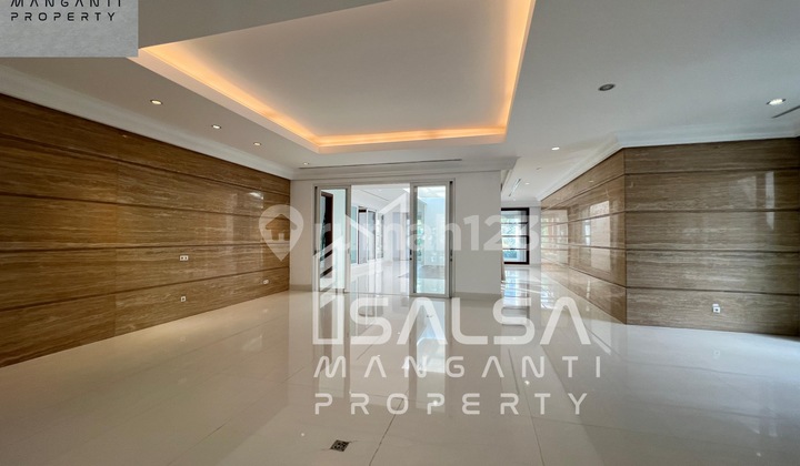 DISEWAKAN RUMAH MEWAH LUXURY AREA SELONG SENOPATI DEKAT TRUNOJOYO SIAP HUNI PARKIRAN BISA 10 MOBIL HARGA RP.2 M AN SELONG SENOPATI KEBAYORAN BARU JAKARTA SELATAN  10