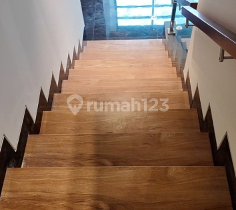 Diual Rumah Siap Huni dengan Tropical Design di The Icon Bsd 2