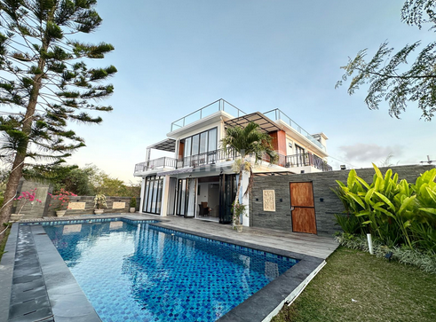 DIJUAL VILLA JIMBARAN BALI Villa Modern dengan Rooftop View Laut 