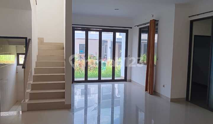 Hoek House FOR RENT The Icon, Cosmo Cluster BSD Hoek House FOR RENT The Icon, Cosmo Cluster BSD