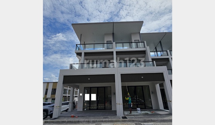 Ruko Sorrento Grande East Hoek 3 Lantai Gading Serpong, Tangerang