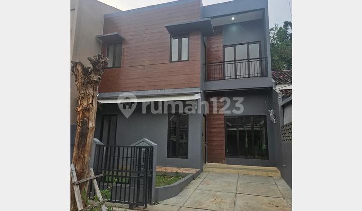 Rumah 2 Lantai Renov Harga Bagus di Nusaloka BSD, Tangerang Selatan