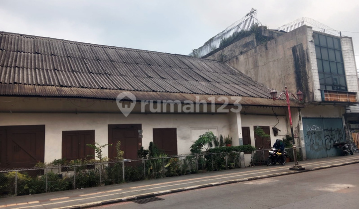 Dijual Rumah Hitung Tanah Lokasi Strategis di Jalan Surya Kencana, Bogor