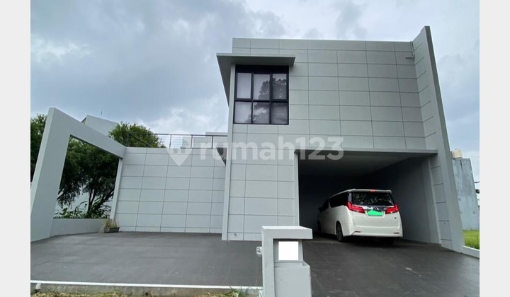 Rumah Modern Minimalis View Danau The Spring Scarlet Gading Serpong, Tangerang Rumah Modern Minimalis View Danau The Spring Scarlet Gading Serpong, Tangerang