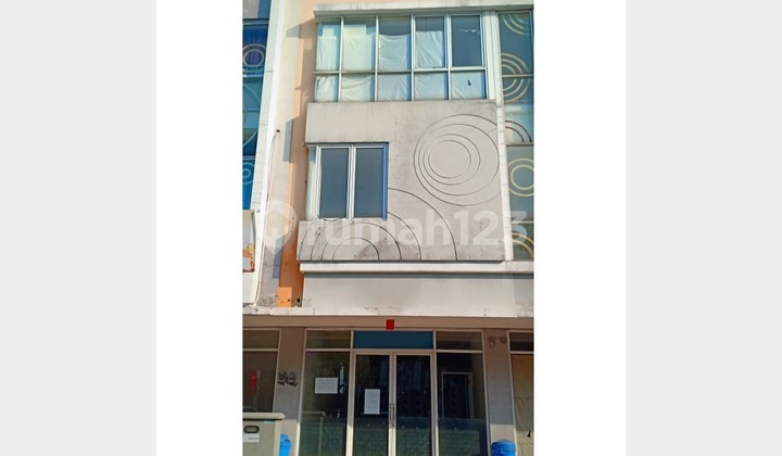 For Quick Sale: Glaze 3-Storey Shop House in Gading Serpong, Tangerang
