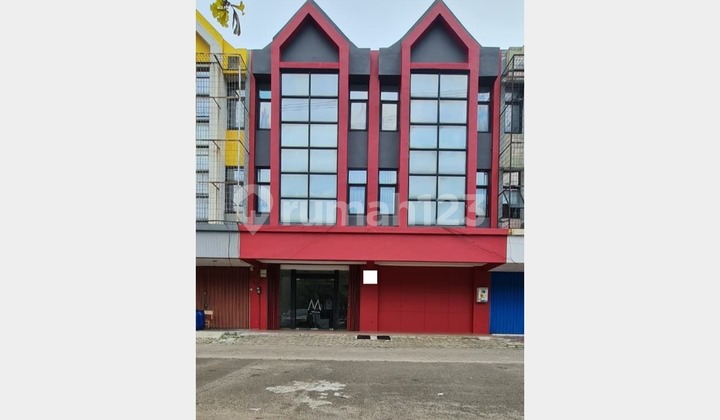 3-Story Shophouse in Pakulonan Barat, Kelapa Dua Gading Serpong, Tangerang 3-Story Shophouse in Pakulonan Barat, Kelapa Dua Gading Serpong, Tangerang