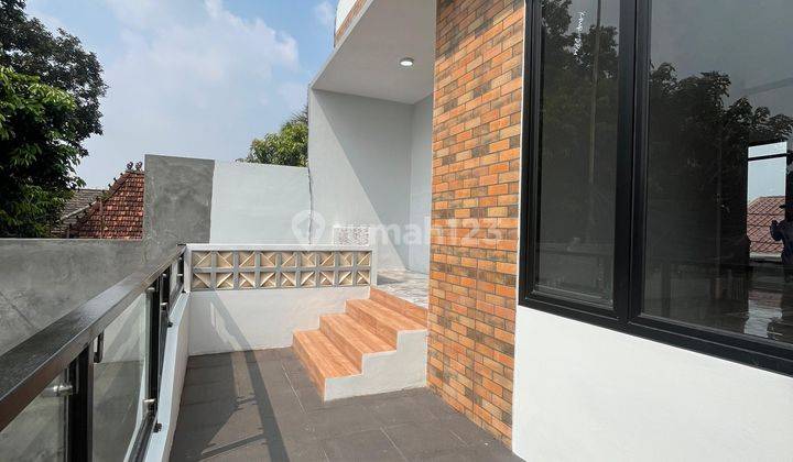 Rumah Di Jual Siap Di Huni Dua Lantai Dekat Ke Pintu Tol Pamulang 2