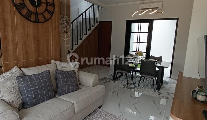 For Sale, Ready to Occupy House with Road Access Near Depok Lama Station