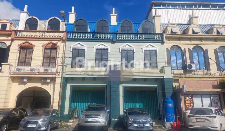 DISEWAKAN RUKO GANDENG 2 PINTU 2 LANTAI DI BALIKPAPAN BARU 