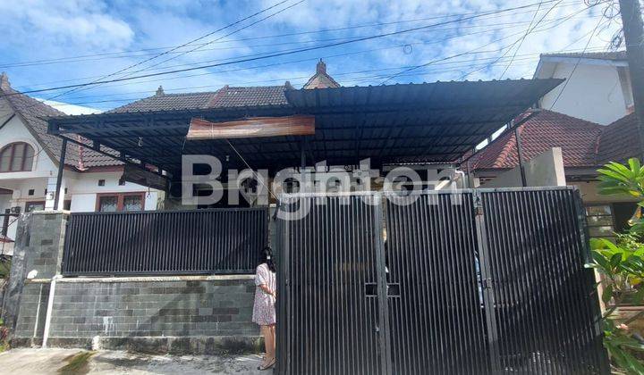 DISEWAKAN RUMAH DI PALM HILLS 1