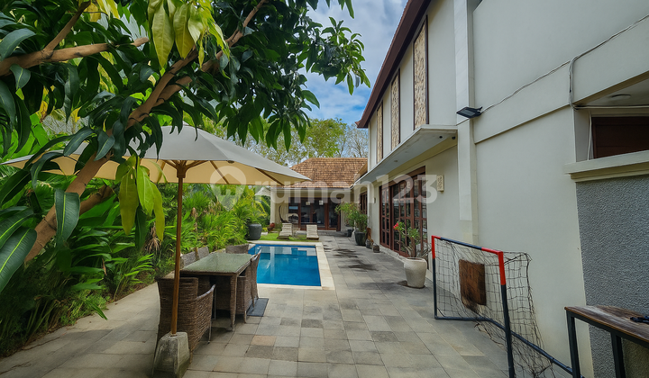 3Br Absolute Beachfront Villa In Sanur