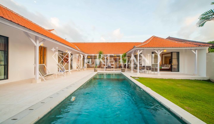 Stylish 3 Bedroom Villa In Central Canggu