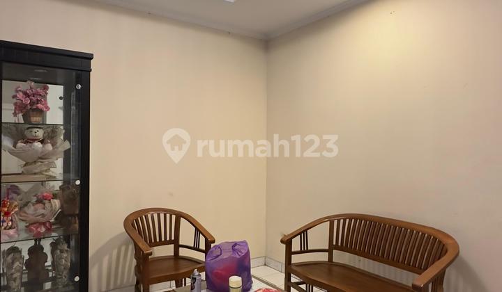 Rent a 4-Bedroom House in Lippo Cikarang 2