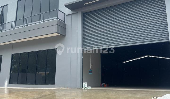 Factory for Rent in Lippo Cikarang Ready to Use.