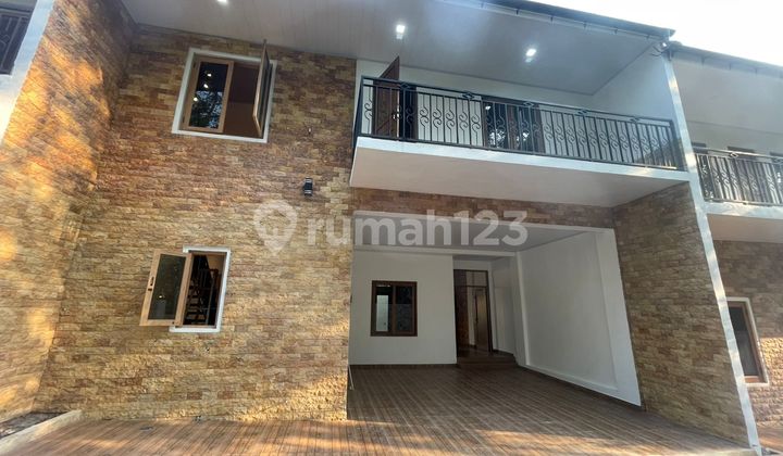 Villa Mewah Full Furnished SHM Private unit Ready Bangunjiwo 1