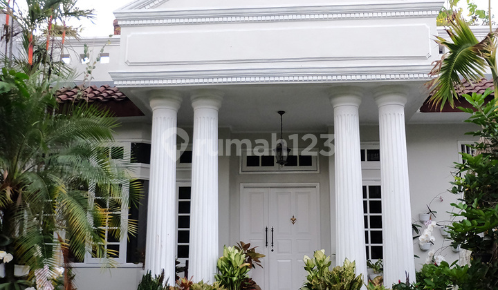 Rumah Mewah Classic Lokasi Premium Strategis di Pondok Indah, Jakarta Selatan