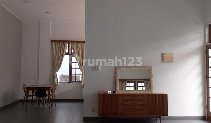 Rumah Bagus Siap Huni 2,5 Lantai Lokasi Strategis di Srengseng Sawah, Jagakarsa - Jakarta Selatan Rumah Bagus Siap Huni 2,5 Lantai Lokasi Strategis di Srengseng Sawah, Jagakarsa - Jakarta Selatan