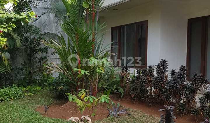 Rumah Mewah di Kawasan Elite Pondok Indah - Jakarta Selatan Rumah Mewah di Kawasan Elite Pondok Indah - Jakarta Selatan