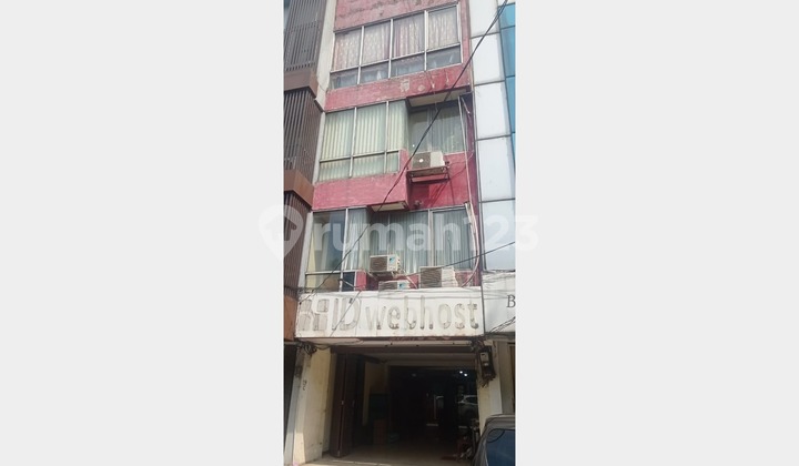 Ruko Bagus 4 Lantai Lokasi Strategis di Jl. Mampang Prapatan III - Jakarta Selatan