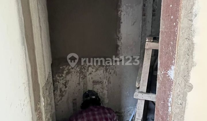 DIJUAL RUMAH KOST   JARAK +/- 1km DARI BINUS KEMANGGISAN 
