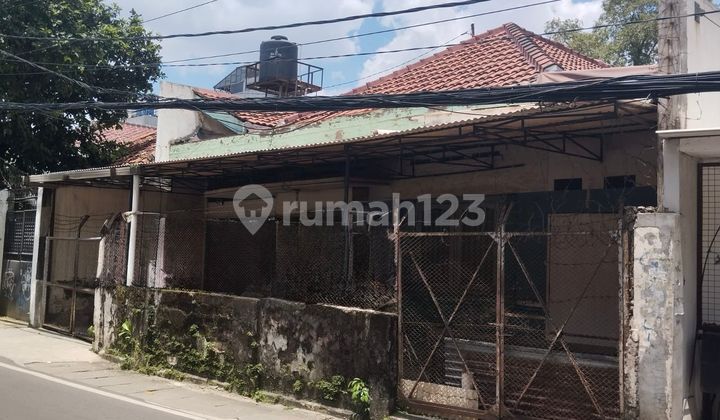 Rumah Tua Hitung Tanah Lokasi Strategis di Kebon Kacang - Jakarta Pusat