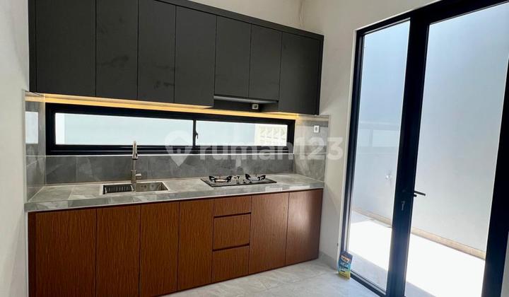 For Sale New 3-Story House Ready to Occupy in Tomang 2