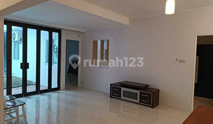 Rumah Indah Lokasi Strategis di Lebak Bulus - Jakarta Selatan