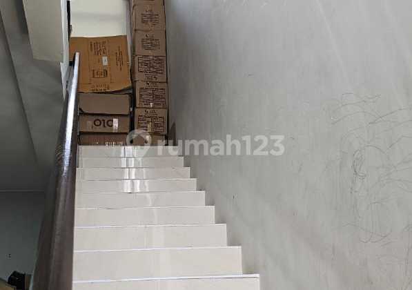 For Sale: Strategic Business House with 2 Floors, SHM Certificate, Super Strategic Location in Banjar Wijaya, Tangerang 2