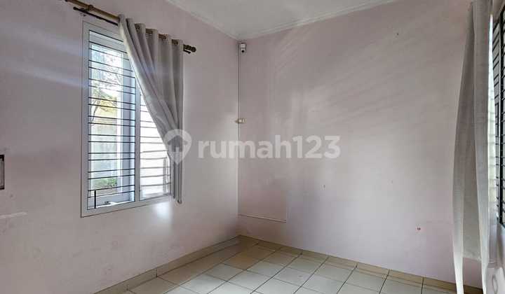 Comfortable House 2 Plots - Strategic Location in Kebagusan, South Jakarta 2