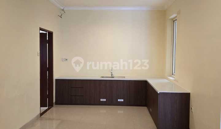 Rumah Mewah Bagus Siap Huni Lokasi Strategis di Kawasan Tebet - Jakarta Selatan 2
