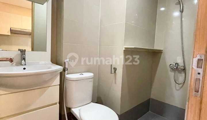 Beautiful Apartment 2 BR Good Condition at Maqna Residence Apartment - West Jakarta 2