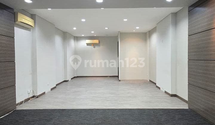 Disewakan Ruko 3,5 Lantai di Jl. Jalur Sutera Alam Sutera Tangerang Disewakan Ruko 3,5 Lantai di Jl. Jalur Sutera Alam Sutera Tangerang