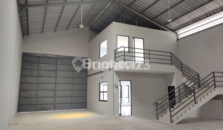 Warehouse for rent, strategic and promising location. Warehouse for rent, strategic and promising location.