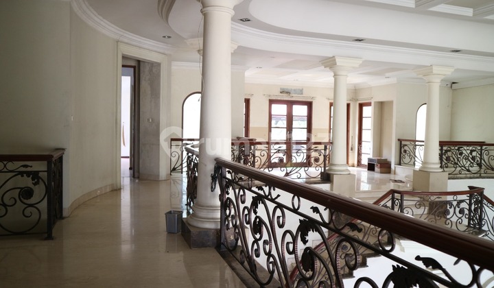 Rumah Model Classic Lokasi Strategis Dekat Pusat Bisns Dan Perkantoranis 2