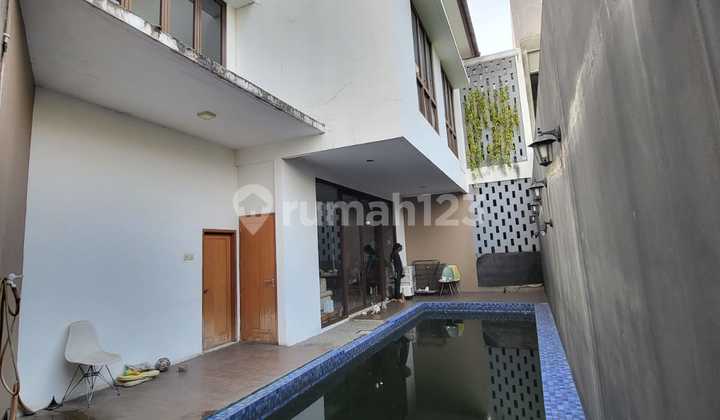 Dijual Rumah With Pool di Kebayoran Symphony 2