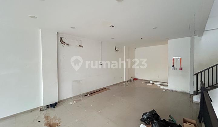 For rent: 3-story shop house facing CBD Bintaro, South Tangerang 2