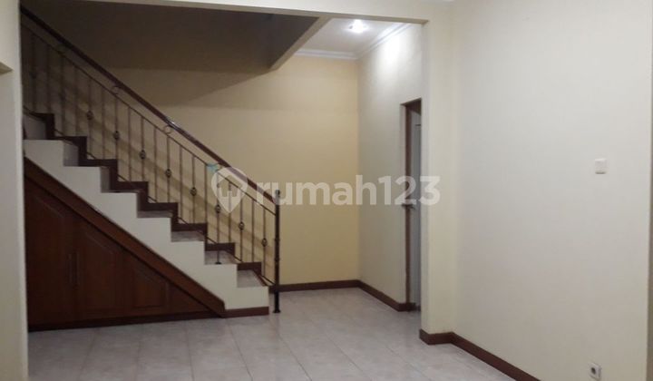 Disewakan Rumah Rapi Dan Lokasi Tenang Di Sektor 9 Bintaro 2