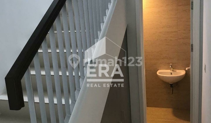 Dijual Rumah Kondisi Siap Langsung Pakai di Bintaro Sektor 9 2