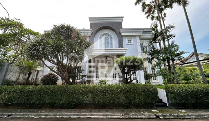 For Rent: House with Swimming Pool in Bintaro Sector 9 For Rent: House with Swimming Pool in Bintaro Sector 9