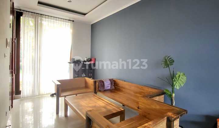 For Sale House With Pool in Kebayoran Symphony