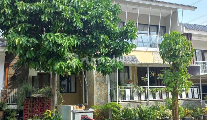 For Sale, Ready-to-Occupy House in Kebayoran Residence