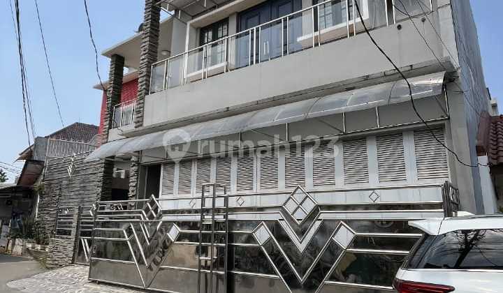 Dijual Rumah Bagus Siap Huni di Jatiwaringin