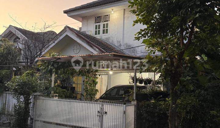 For Sale Comfortable Home in Sector 5 Bintaro Jaya