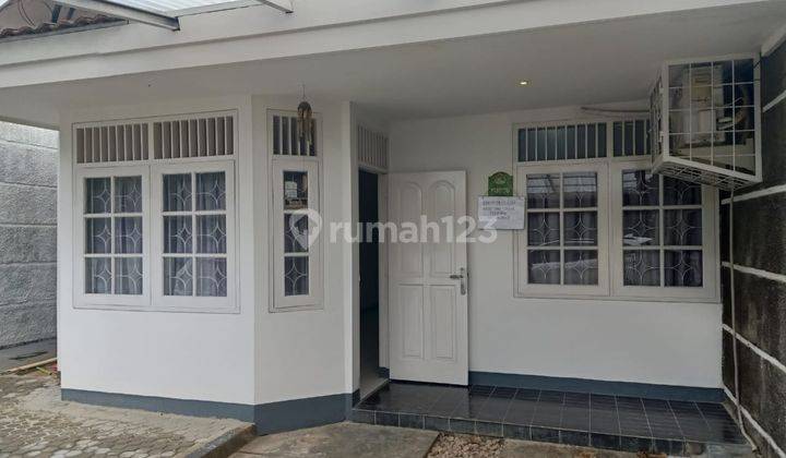 Disewakan Rumah 50 Juta/Tahun Luas 120m² Kawasan Bintaro 1