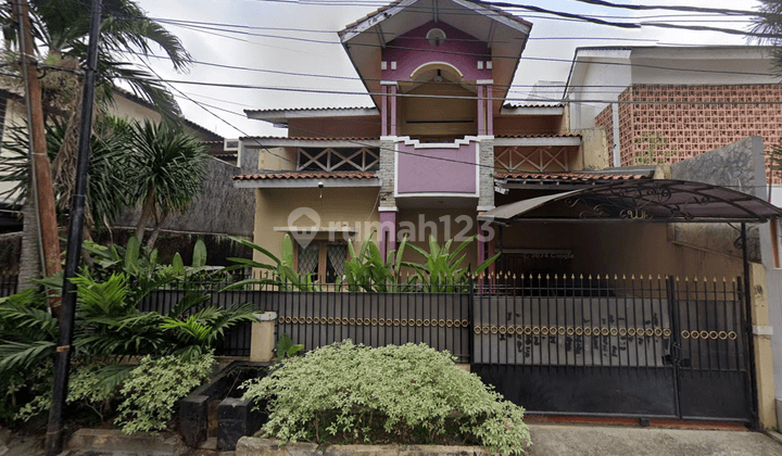 Disewa Rumah 2 Lantai Luas 300 m² Kawasan Tenang di Tanah Kusir 1