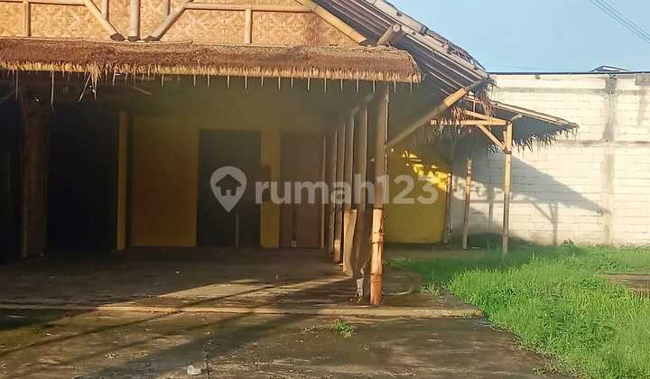 Smart Investment! Premium Land + Building in Depok, Easy Access to Jakarta Smart Investment! Premium Land + Building in Depok, Easy Access to Jakarta