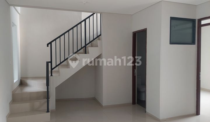 Rumah 2 Lantai, Derwati - Ciwastra. 10 Juta langsung nyicil !